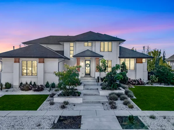 576 S 1450 W, Farmington, UT 84025