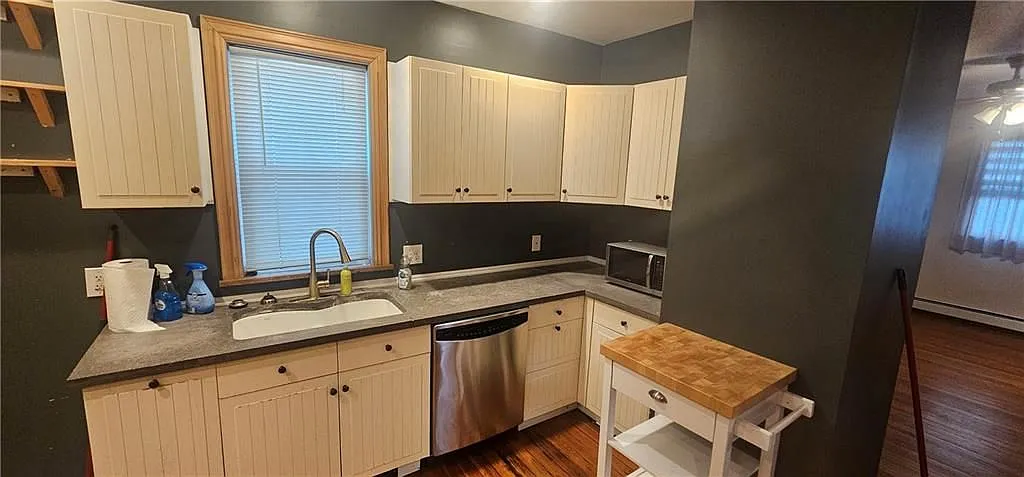 2 bed, 1.0 bath, 950 sqft, $2,150 — Photo 3