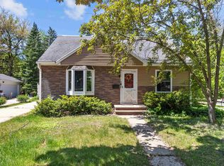 1013 N Mason St, Appleton, WI 54914