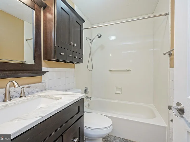 1025 Oaklyn Ct #1025 — Photo 15