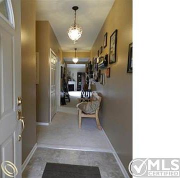 Entryway.JPG