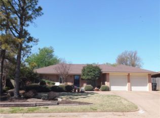 2513 Cowan Pl, Moore, OK 73160