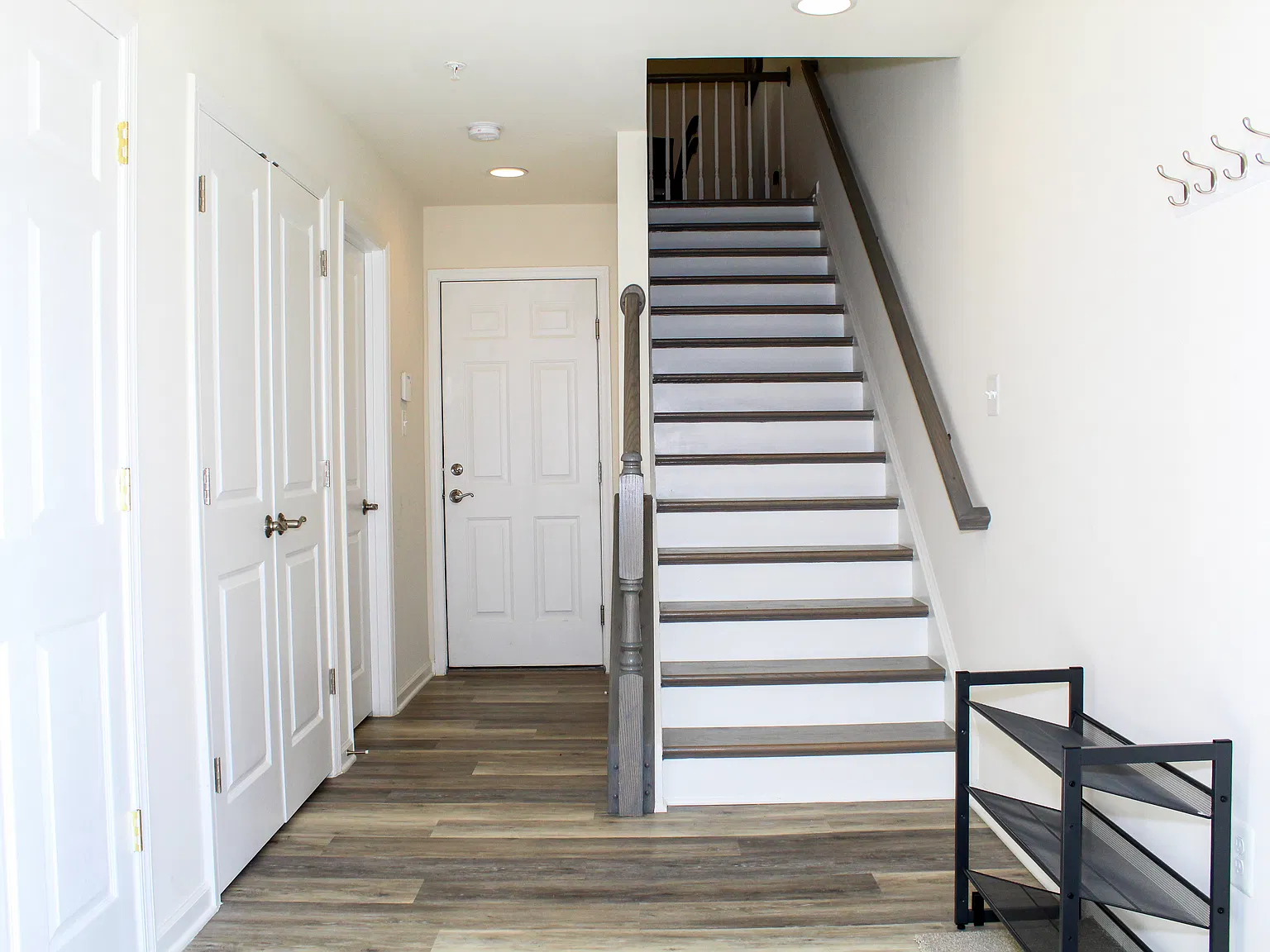 4 bed, 3.5 bath, 1900 sqft, $3,450 — Photo 2