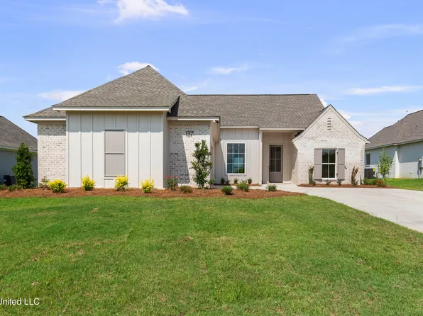 137 Hunters Way, Gluckstadt, MS 39110