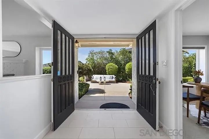 445 Avenida Primavera — Photo 5