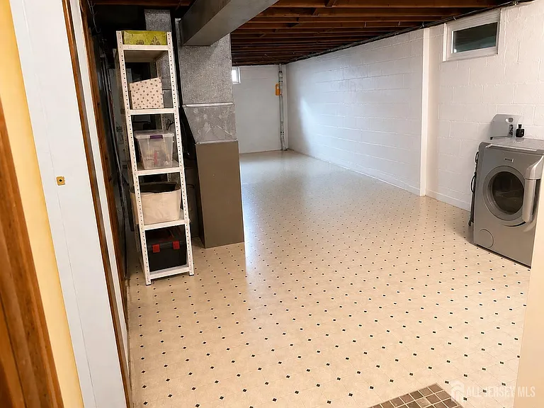 89 Oak Ln — Photo 16