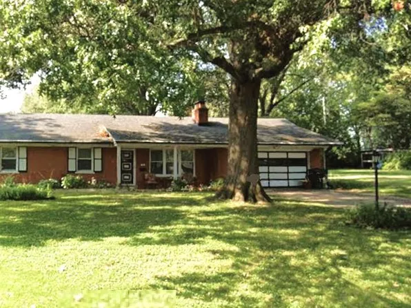 9 Beth Ann Dr, Belleville, IL 62221