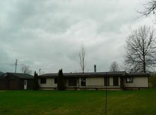 4260 Chapman Rd, Stockbridge, MI 49285