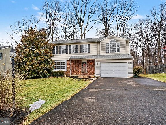 2nd image of 219 Twining Rd