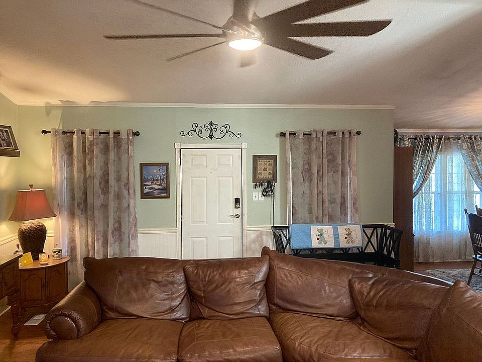 1st image of 6907 S Meadowbrook Dr