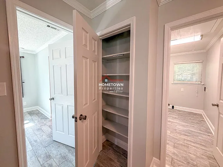 220 Cordoba St — Photo 14