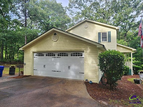 3rd image of 114 & 116 Chadwick Rd