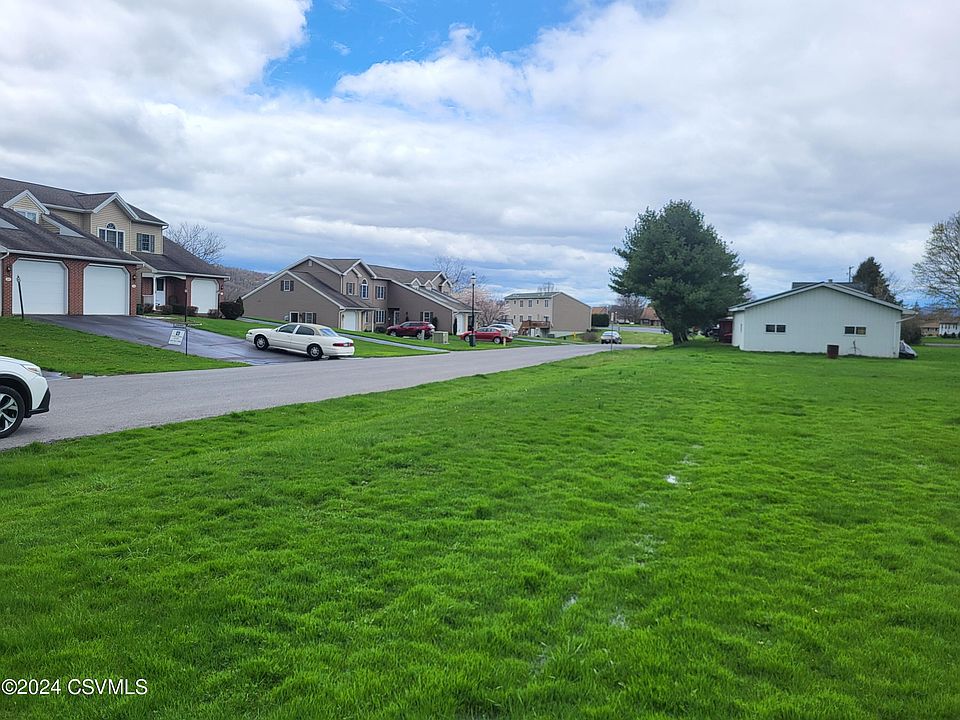 2nd image of 3 Palmer Dr