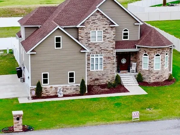 62 Royal Melbourne Ln, Jenkins, KY 41537