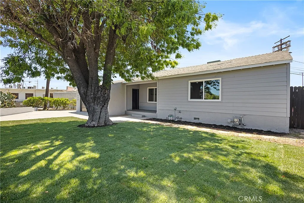 3 bed, 1490 sqft, $3,950 — Photo 1