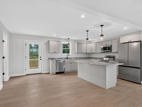3rd image of 17 Home Field Drive