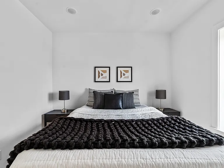 208 Spencer Ave #7 — Photo 15