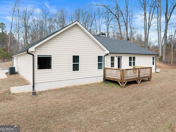 4th image of 561 Oconee Ln
