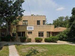 936 42nd St #B, West Des Moines, IA 50265