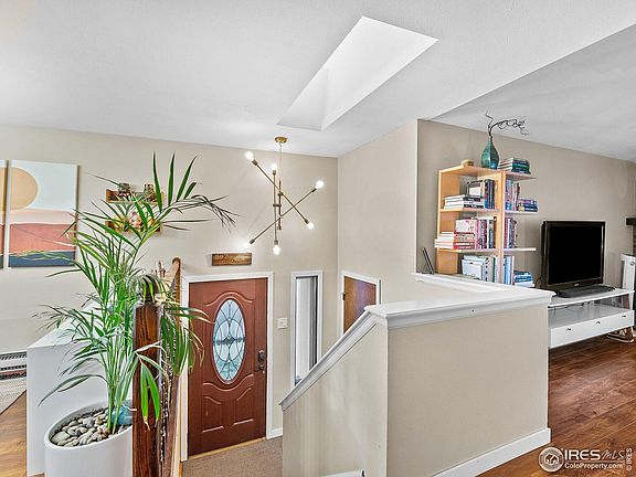 4th image of 1349 Dogwood Ln