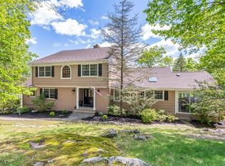 756 Ridge Road Ter, Kinnelon, NJ 07405
