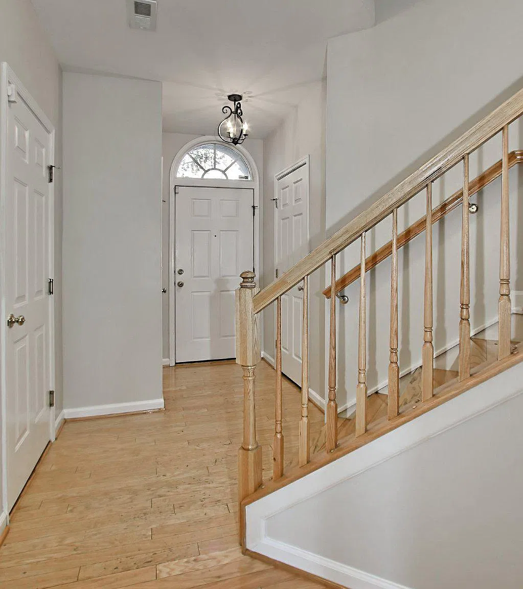 3 bed, 2.5 bath, 2116 sqft, $4,300 — Photo 3
