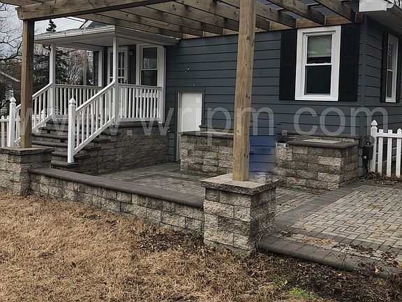 5th image of 722 Wood St