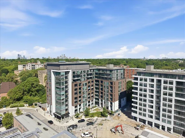 25 Neighbourhood Ln #515, Toronto, ON M8Y 0C4