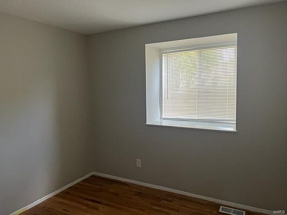 4th image of 2140 Aqueduct Dr