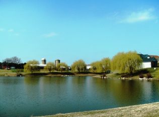 370 Diane Ct, Geneva, IL 60134