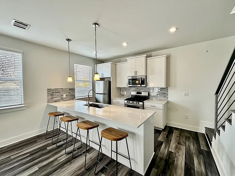 6410 Porter St #B — Photo 4