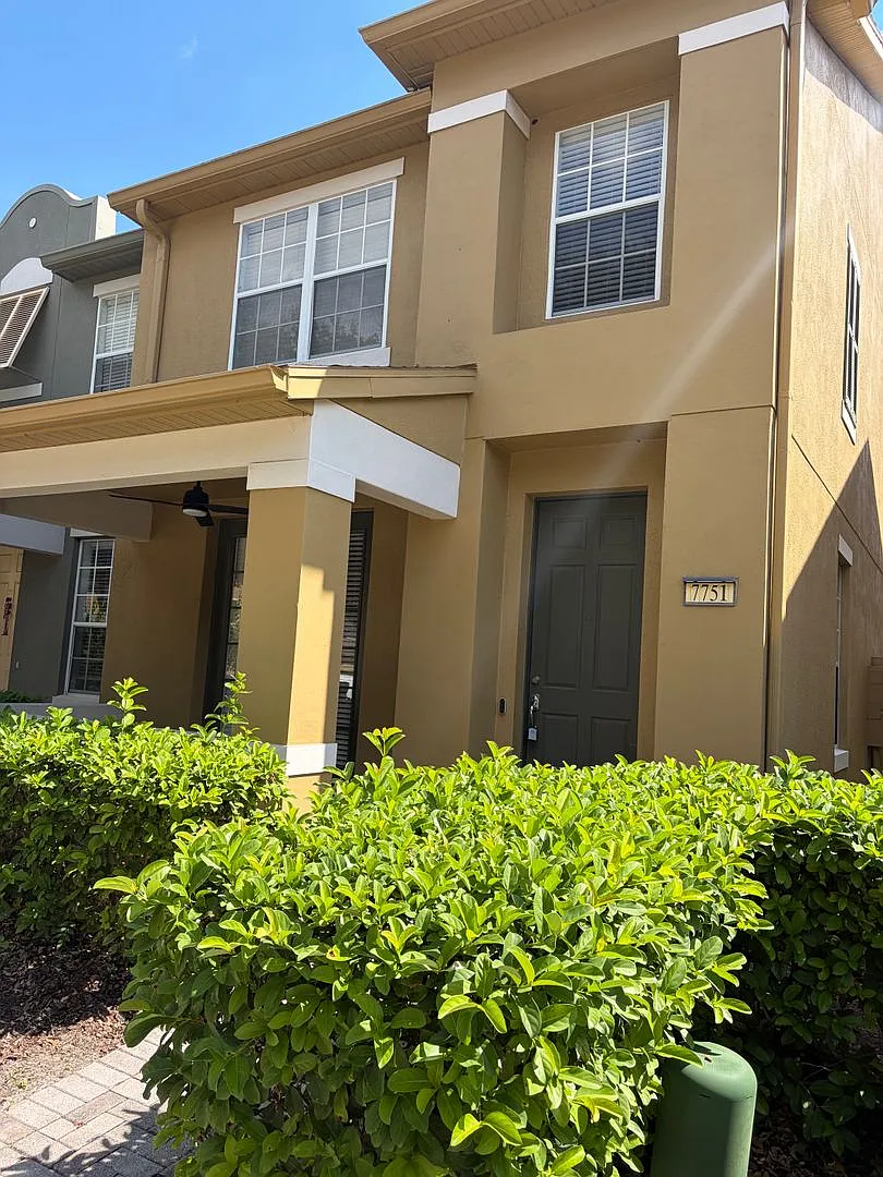 3 Bedrooms, 2.5 Bathrooms home in Windermere — Photo 3