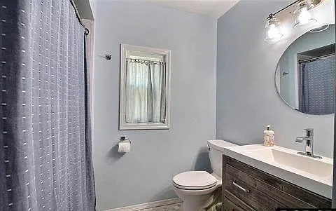 508 N Spruce St — Photo 8