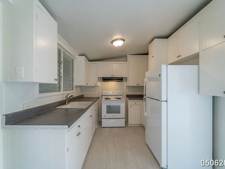 207 Kaliponi St — Photo 5