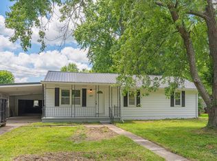 2623 Runway Ave, Bethel, OH 45106