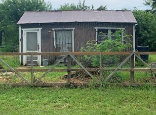 409 E Bay St, Rockport, TX 78382