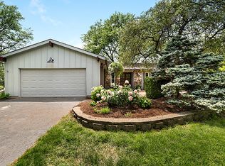 13 Golfview Ln, Lake Barrington, IL
