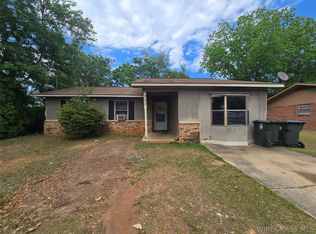 703 Moorehouse Dr, Dothan, AL 36303