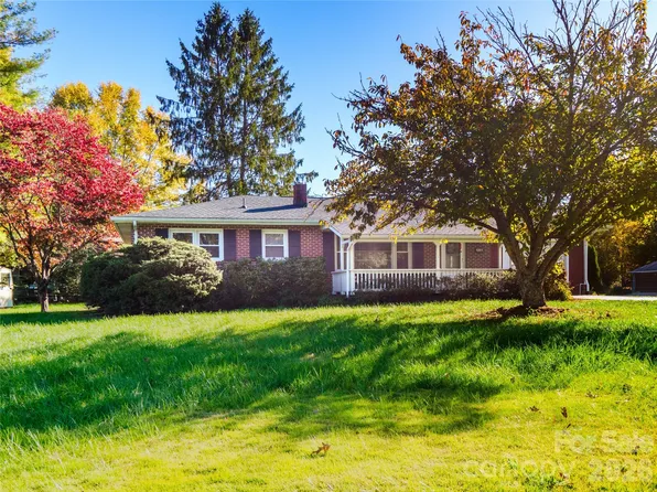 203 Oak Grove Rd, East Flat Rock, NC 28726