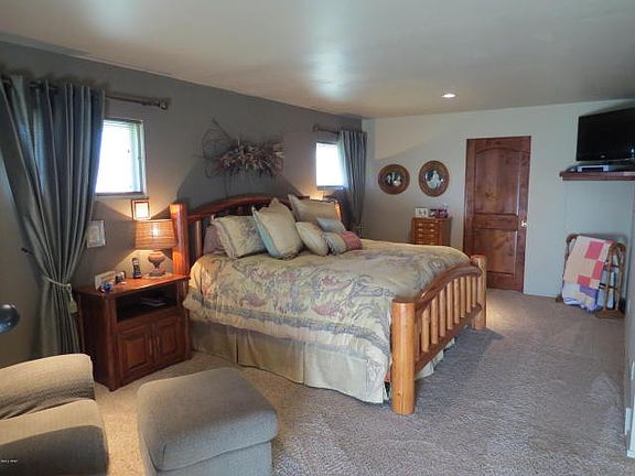 2nd image of 1521 Meadowlark Dr
