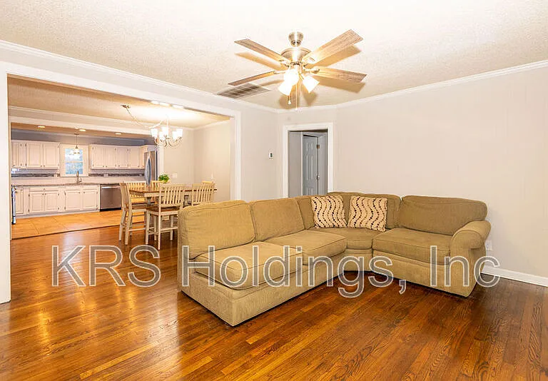 2428 Rachel Dr — Photo 5