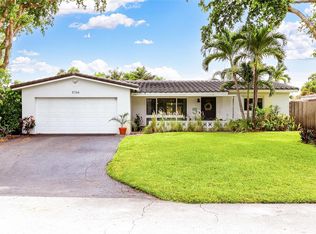 5766 NE 17th Ave, Fort Lauderdale, FL 33334