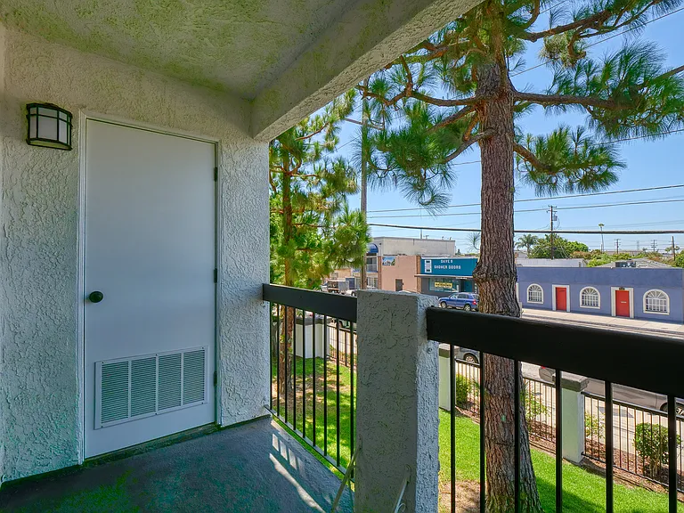 Durfee Terrace — Photo 18