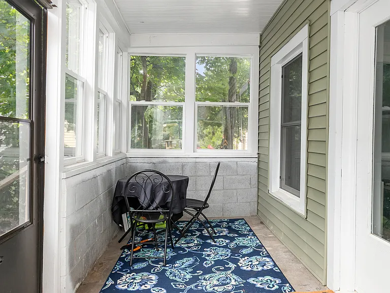 601 Pettibone Ave NW — Photo 6