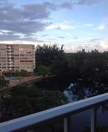 4th image of 1200 NE Miami Gardens Dr APT 817W