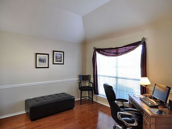 3rd image of 5404 Hill Haven Ct