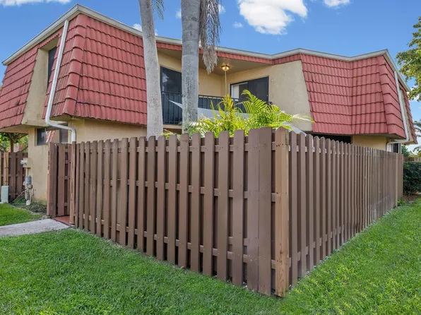 8194 Thames Boulevard #B, Boca Raton, FL 33433