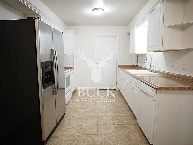 6803 Woodlake Dr — Photo 5