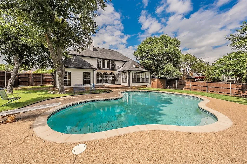 4 bed, 3.5 bath, 3542 sqft, $4,500 — Photo 1