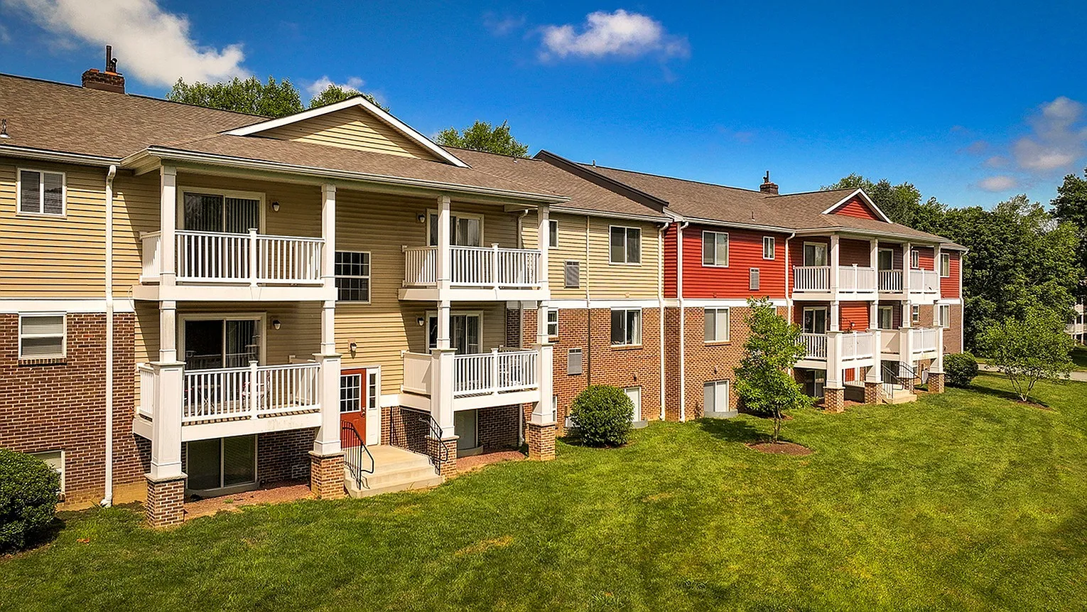 OakTree Apartments — Photo 4